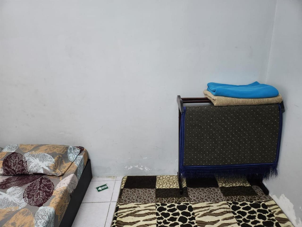 Taufiq 34 Klia Sepang With 3 Airconds & Free Wi-Fi Βίλα Banting  Εξωτερικό φωτογραφία